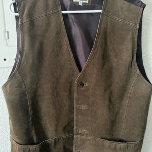 Vest Four very nice vest.Buy them all! All mediums.
